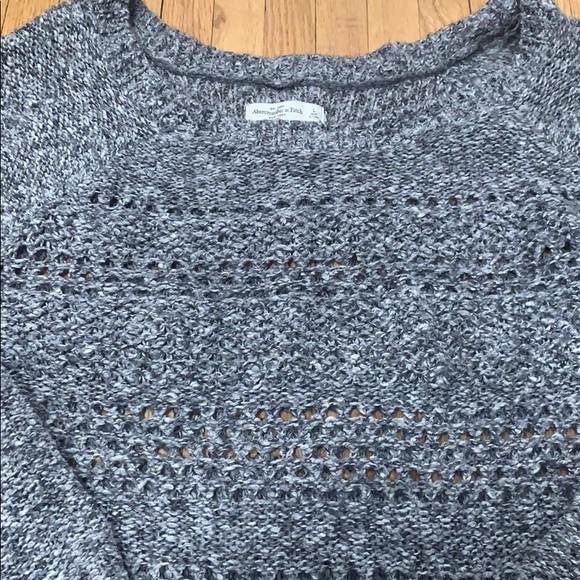 Abercrombie and Fitch cozy oversized gray sweater - Picture 3 of 7